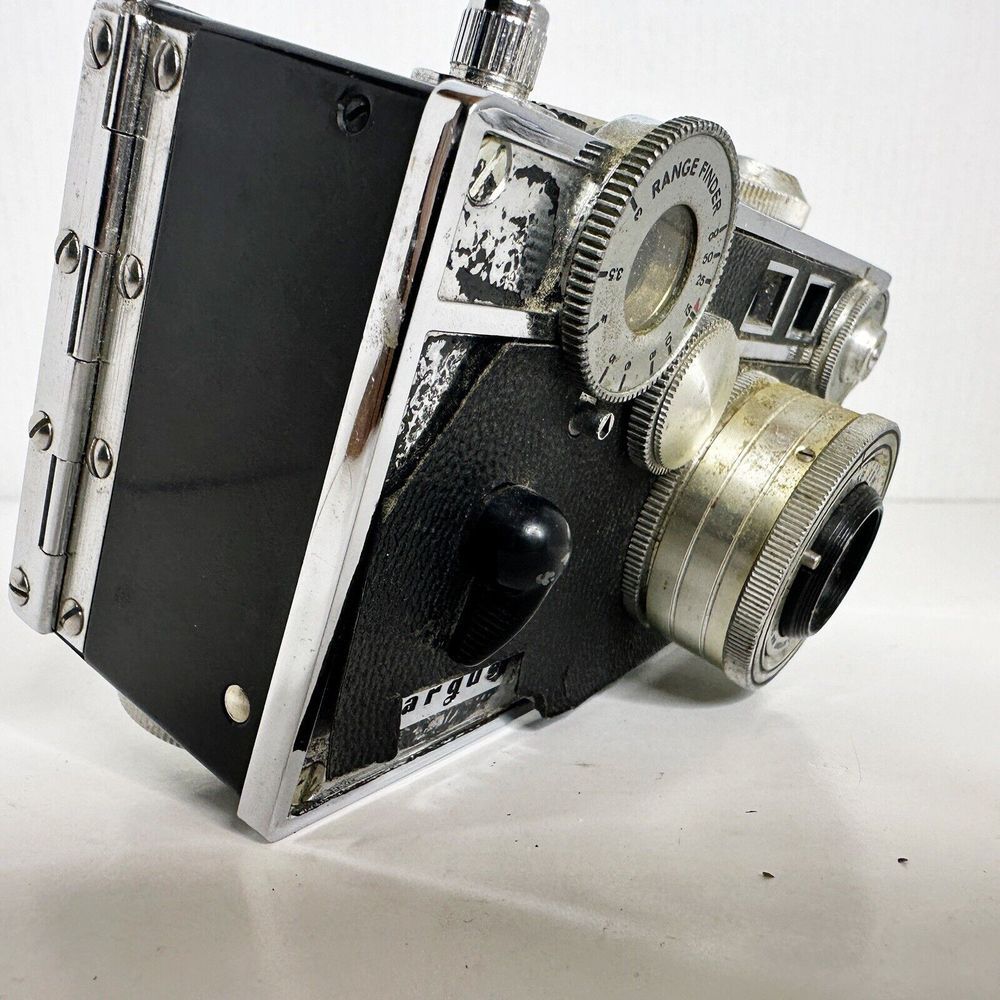 ARGUS C CAMERA~ " THE BRICK "#5289C +Two C2 & Two C3s Parts Or Display..FIVE 4-1 - Picture 3 of 6